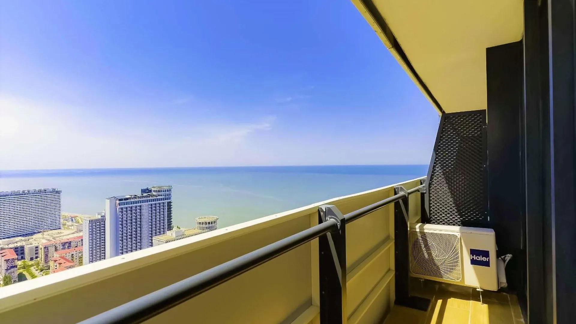 Premium Sea View Aparthotel In Orbi City Batumi Vendégház