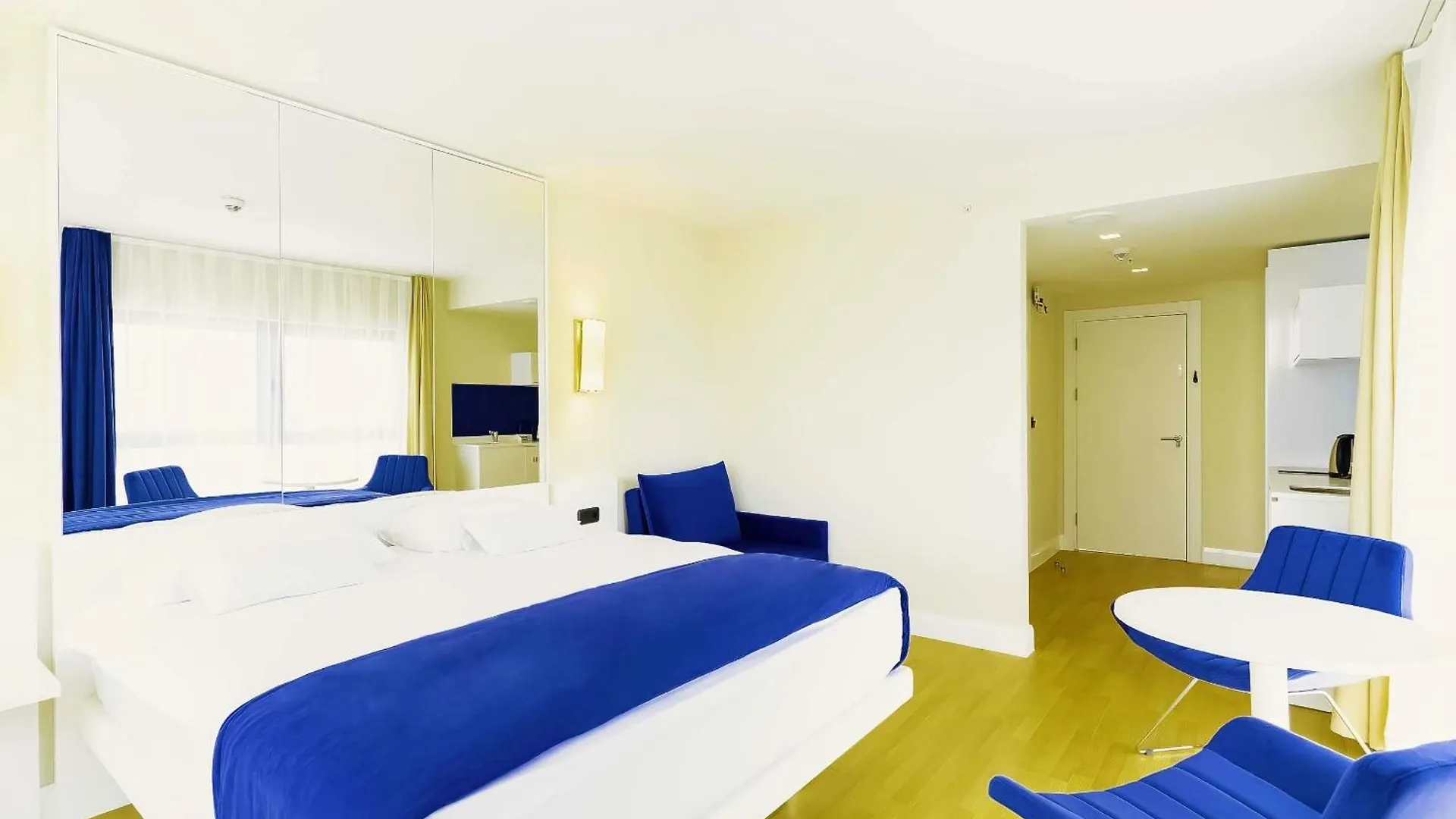 Premium Sea View Aparthotel In Orbi City Batumi