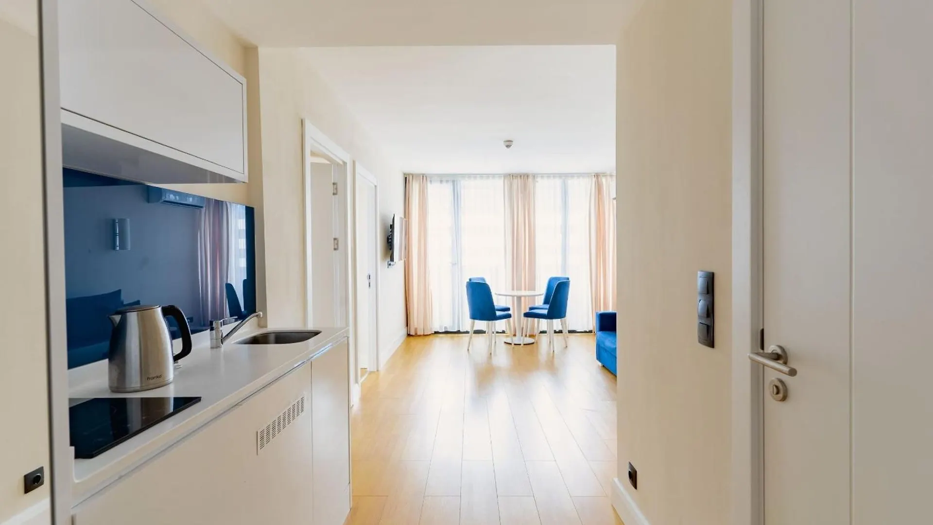 Premium Sea View Aparthotel In Orbi City Batumi Vendégház